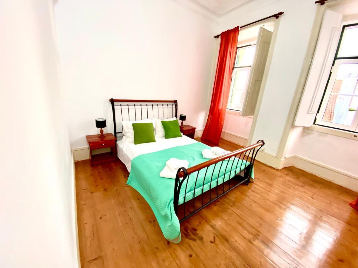Artdeco Chiado 4 - Large Comfortable Double Room With Shared Bathroom Lisboa Екстериор снимка