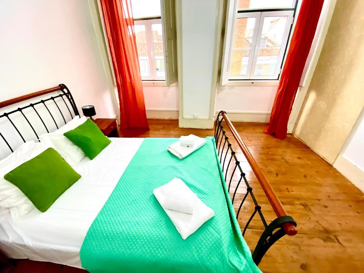 Artdeco Chiado 4 - Large Comfortable Double Room With Shared Bathroom Lisboa Екстериор снимка