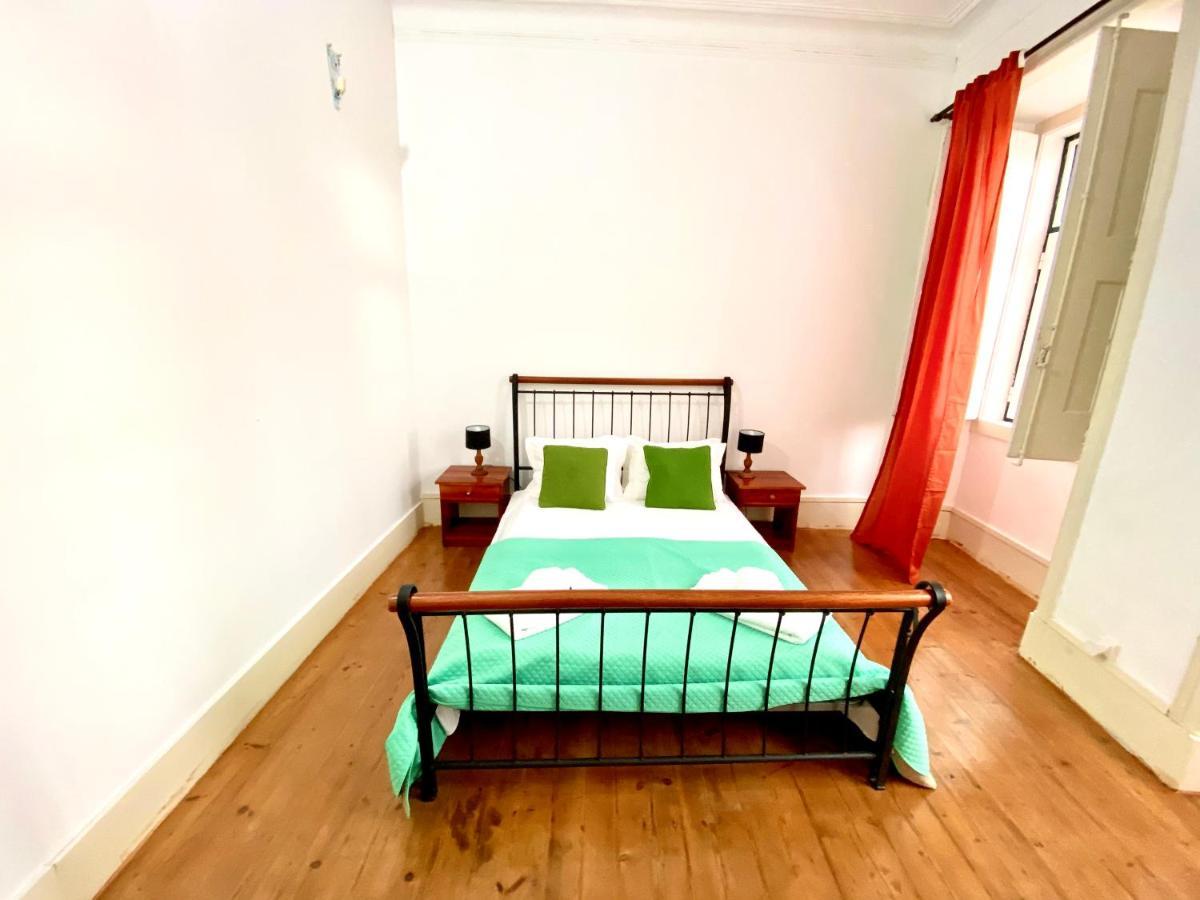 Artdeco Chiado 4 - Large Comfortable Double Room With Shared Bathroom Lisboa Екстериор снимка